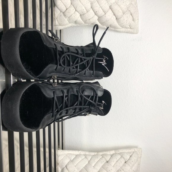 Giuseppe Zanotti high tops sneakers!